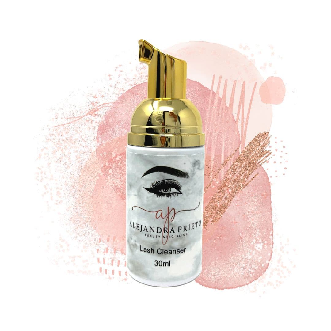 Lash cleanser by Ale Prieto