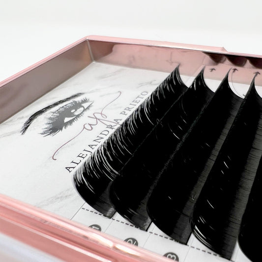 Volume Lashes - Mix by Ale Prieto