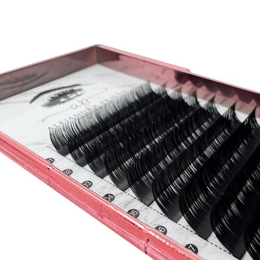 Flat Eyelashes by Ale Prieto